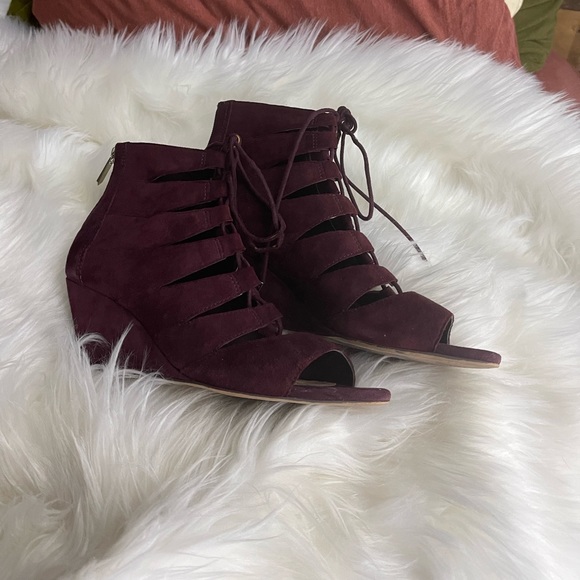 Well loved for Sam Edelman tiny wedge sandal - Picture 3 of 7